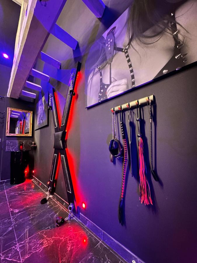 Loveroom De Luxe - Theme 50 Nuances De Grey Maison Privative Spa Insolite Douchy-les-Mines Eksteriør bilde