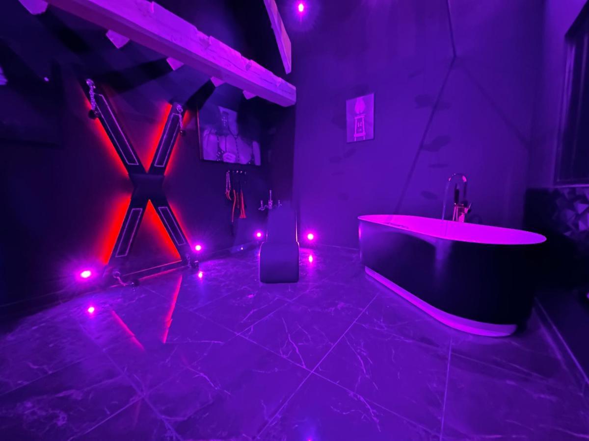 Loveroom De Luxe - Theme 50 Nuances De Grey Maison Privative Spa Insolite Douchy-les-Mines Eksteriør bilde